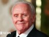Sir Anthony Hopkins transforma cidade em ‘cena de Hollywood’ para novo filme