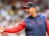 O GM do Boston Pink Sox substituiu a maior parte de sua comissão técnica por causa de um jogador?
