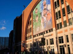 Equipe da NHL proíbe torcedor que comprou ingressos para grupo visto comemorando gol com saudação nazista