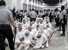 Tribunal de apelações encerra investigação de desacato legal sobre voos de deportação