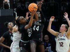 UConn invicto derrotado pela Carolina do Sul na Closing 4 feminina