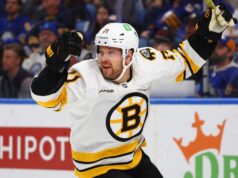 Bruins vencem Sabres e empatam a série em 1-1