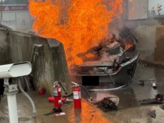 O dublador de ‘Bob’s Burgers’, Eugene Mirman, hospitalizado com ‘ferimentos graves’ após acidente violento em New Hampshire