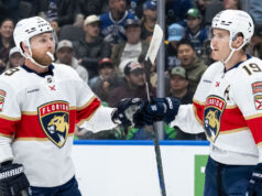 Os pinguins derrotam os panteras para encerrar oficialmente a oferta da Flórida por três turfeiras