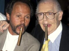 Billy Crystal diz que a lenda da comédia Milton Berle deu dois tapas na cara dele durante encontros selvagens