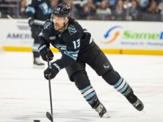 Brandon Tanev, do Mammoth, negou o primeiro gol da temporada no jogo remaining em revisão