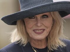 Sinto muito pelos atores que têm que filmar muitas cenas de sexo, diz Joanna Lumley