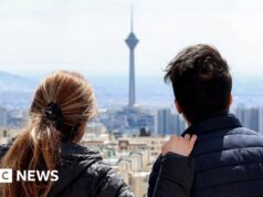 ‘Você não é mais minha irmã’ – surgem brigas enquanto a guerra divide famílias iranianas