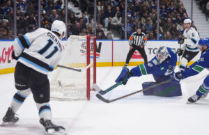 Defesa e goleiro não estão à altura, já que Canucks continua sangrando gols