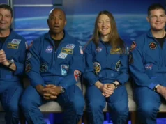 Astronauta Artemis diz "podemos fazer coisas incríveis" enquanto ele reflete sobre como a missão uniu a humanidade
