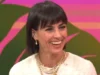 Constance Zimmer explica como está remodelando a conversa sobre envelhecimento para as mulheres