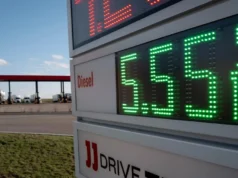 O presidente do parlamento iraniano diz que os EUA estarão "nostálgico" por US$ 4 de gasolina, já que os preços do petróleo alimentam a inflação