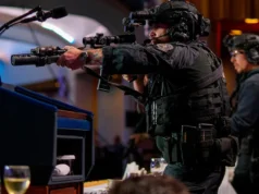 Diretor do Serviço Secreto questionado por legisladores sobre segurança após ataque a correspondente no jantar