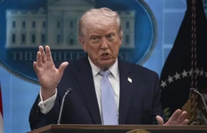 Trump defende ataque à infra-estrutura civil no Irão e alerta que o tempo do país está a esgotar-se