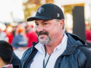 Cody Campbell, impulsionador da Texas Tech, rivaliza com Brett Yormark, do Large 12, durante a jogada de sexta à noite