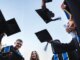 Graduado que pagou uma fortuna de 6 dígitos por seu diploma não consegue encontrar emprego