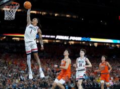 UConn evita Illinois para avançar para o terceiro campeonato nacional em quatro anos