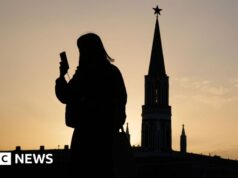 Steve Rosenberg: O controle cada vez maior do Kremlin sobre a Web alimenta o descontentamento público