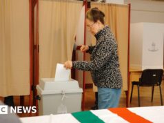 Katya Adler: O júbilo em Budapeste será sentido na Europa, mas deixa Moscou fria