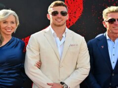 A irmã da escolhida do Bears, Kiera Thieneman, chama a atenção com destaques da noite de roubo de present