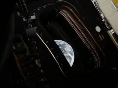 Astronautas Artemis II quase a meio caminho da Lua; NASA compartilha fotos impressionantes da espaçonave Orion