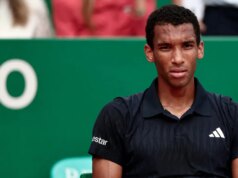 Félix Auger-Aliassime disputa uma boa partida contra Jannik Sinner, mas o mérito intacto