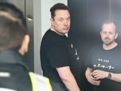 O {hardware} do seu Tesla pré-2023 nunca permitirá que ele se dirija totalmente, admite Elon Musk