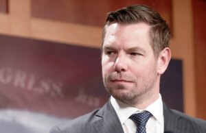 Por que Eric Swalwell foi forçado a abandonar a disputa para governador da Califórnia após alegações de má conduta sexual