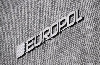 A polícia europeia envia um e-mail a 75.000 pessoas pedindo-lhes que parem os ataques DDoS