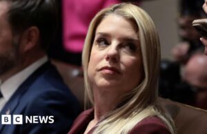 Trump destitui procuradora-geral dos EUA, Pam Bondi
