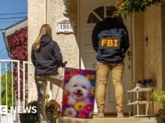 ‘É bizarro’: californianos enfrentam a revelação de que o suspeito do tiroteio na gala da imprensa period vizinho