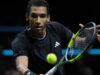 Auger-Aliassime e Fernandez do Canadá vencem a estreia em Madrid