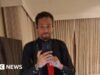 Novas imagens mostram suspeito tirando selfies antes do jantar de imprensa em Washington