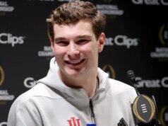 Fernando Mendoza, a escolha número 1 do Draft da NFL para os Raiders, encarregado de devolver à glória uma franquia legada