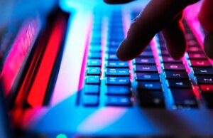 Hackers iranianos dizem aumentar ataques à infraestrutura crítica dos EUA