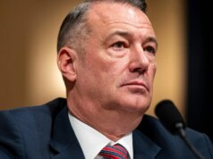 O chefe do ICE, Todd Lyons, planeja deixar a agência nesta primavera, dizem fontes