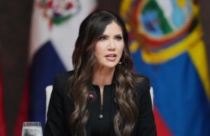 DHS descarta política de Noem que exige revisão do secretário de todos os contratos acima de US$ 100 mil