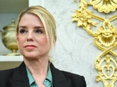 Bondi testemunhará na investigação de Epstein do painel da Câmara enquanto democratas ameaçam desacato