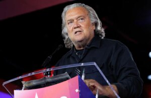 Suprema Corte abre caminho para rejeição da condenação de Steve Bannon