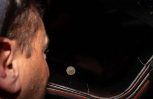 Astronautas Artemis II nomeiam cratera lunar em homenagem à falecida esposa do comandante Reid Wiseman