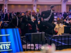 Análise: tiroteio em jantar traz lembranças de eras passadas de violência política