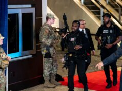 Documento judicial revela novos detalhes sobre tiroteio em jantar de correspondentes