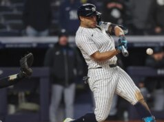 Giancarlo Stanton, dos Yankees, rouba a primeira base desde 2020 na vitória do time sobre o Marlins