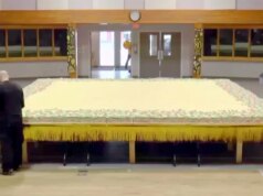 Bolo de cenoura recorde mundial? Enorme sobremesa alimenta a cidade e surpreende a multidão com seu tamanho