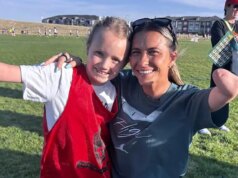 Uma jovem em busca de um modelo torna-se ela mesma um modelo