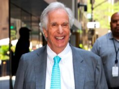 A estrela de ‘Comfortable Days’ Henry Winkler filmou sua primeira cena de nudez aos 79 anos