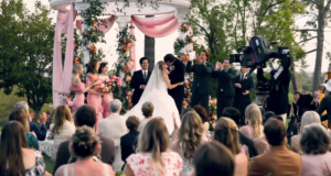 O vídeo Euphoria da HBO leva você aos bastidores daquele casamento