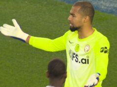 Sanchez faz parada brilhante para negar Mitoma