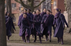 Crítica de The Testaments: a sequência de The Handmaids Story encontra novo poder em sua perspectiva YA