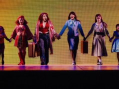 Praias: uma nova crítica musical: Jessica Vosk dá tudo de si para uma adaptação desastrosa da Broadway